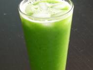 Honeydew, lime, romaine, spinach, and cucumber juice